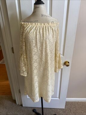 🌸 Carlie | Off-Shoulder Lace Shift Dress in Cream